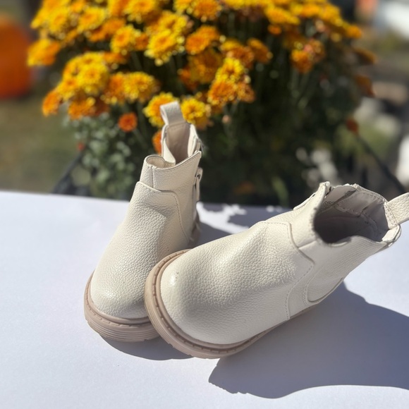 Cat & Jack Other - Cat & Jack Cream Kids Boots